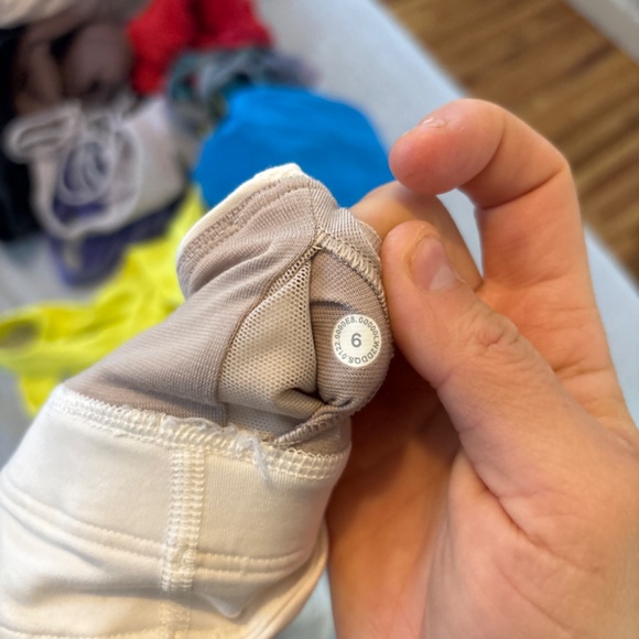 Lululemon Long-line Energy Bra Size 6 - Picture 4 of 4